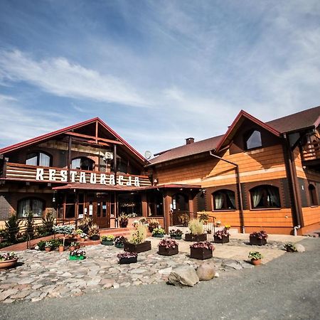 Hotel Trzy Podkowy*** Biskupiec  Экстерьер фото