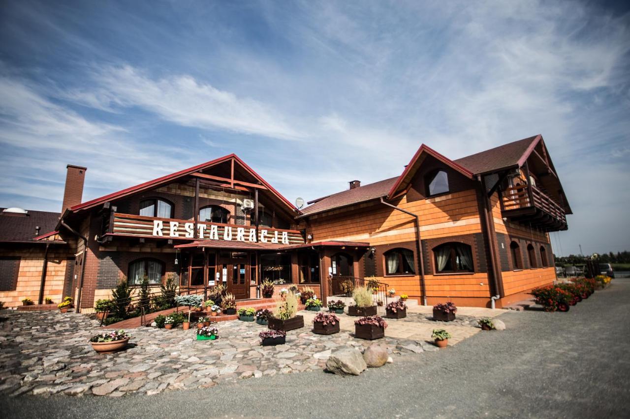 Hotel Trzy Podkowy*** Biskupiec  Экстерьер фото