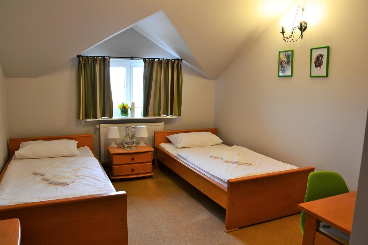 Hotel Trzy Podkowy*** Biskupiec  Экстерьер фото
