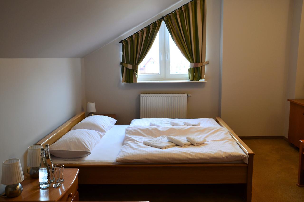 Hotel Trzy Podkowy*** Biskupiec  Экстерьер фото