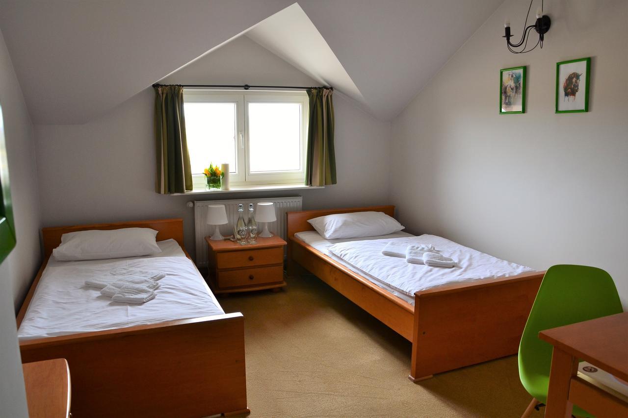Hotel Trzy Podkowy*** Biskupiec  Экстерьер фото