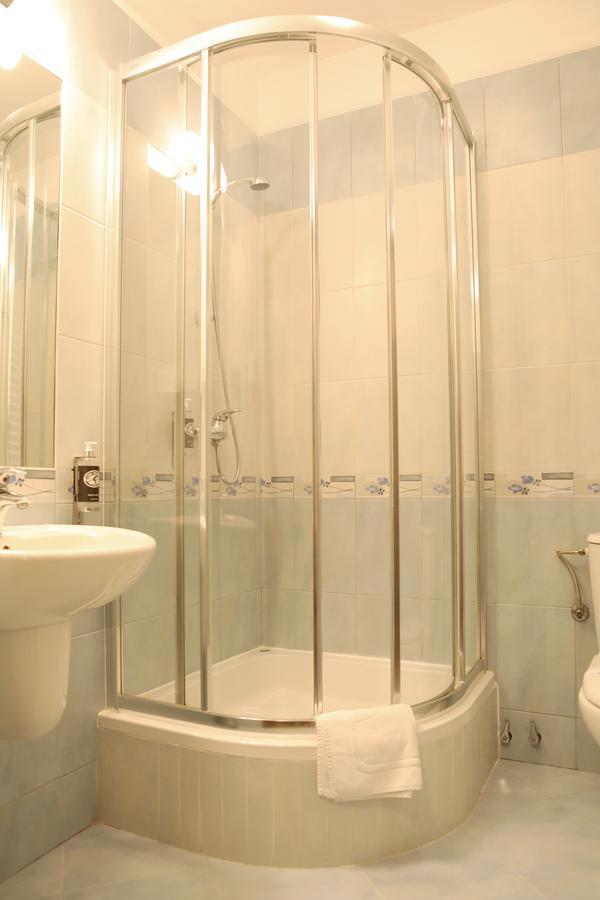 Hotel Trzy Podkowy*** Biskupiec  Экстерьер фото