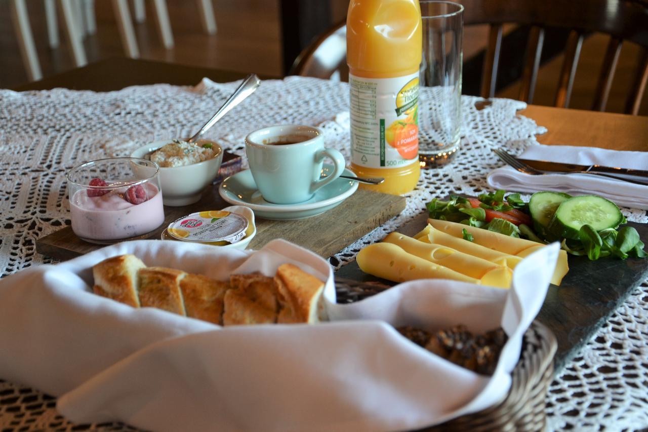 Hotel Trzy Podkowy*** Biskupiec  Экстерьер фото
