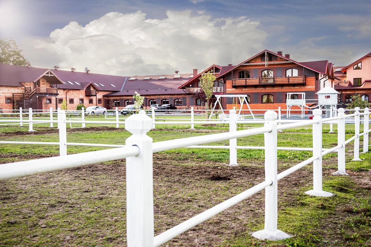 Hotel Trzy Podkowy*** Biskupiec  Экстерьер фото